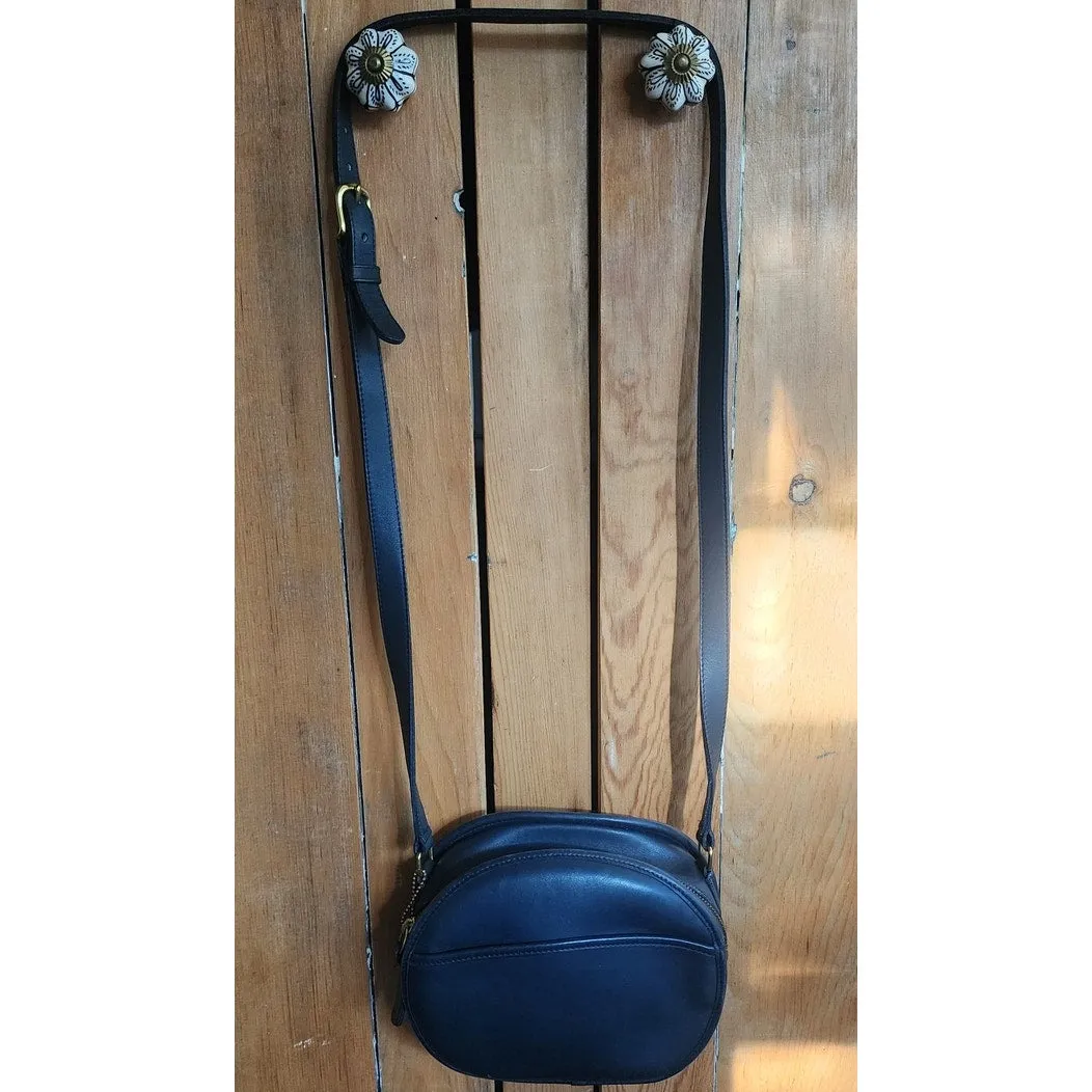 90s COACH Black Leather Shoulder Bag Canteen Mini Chester