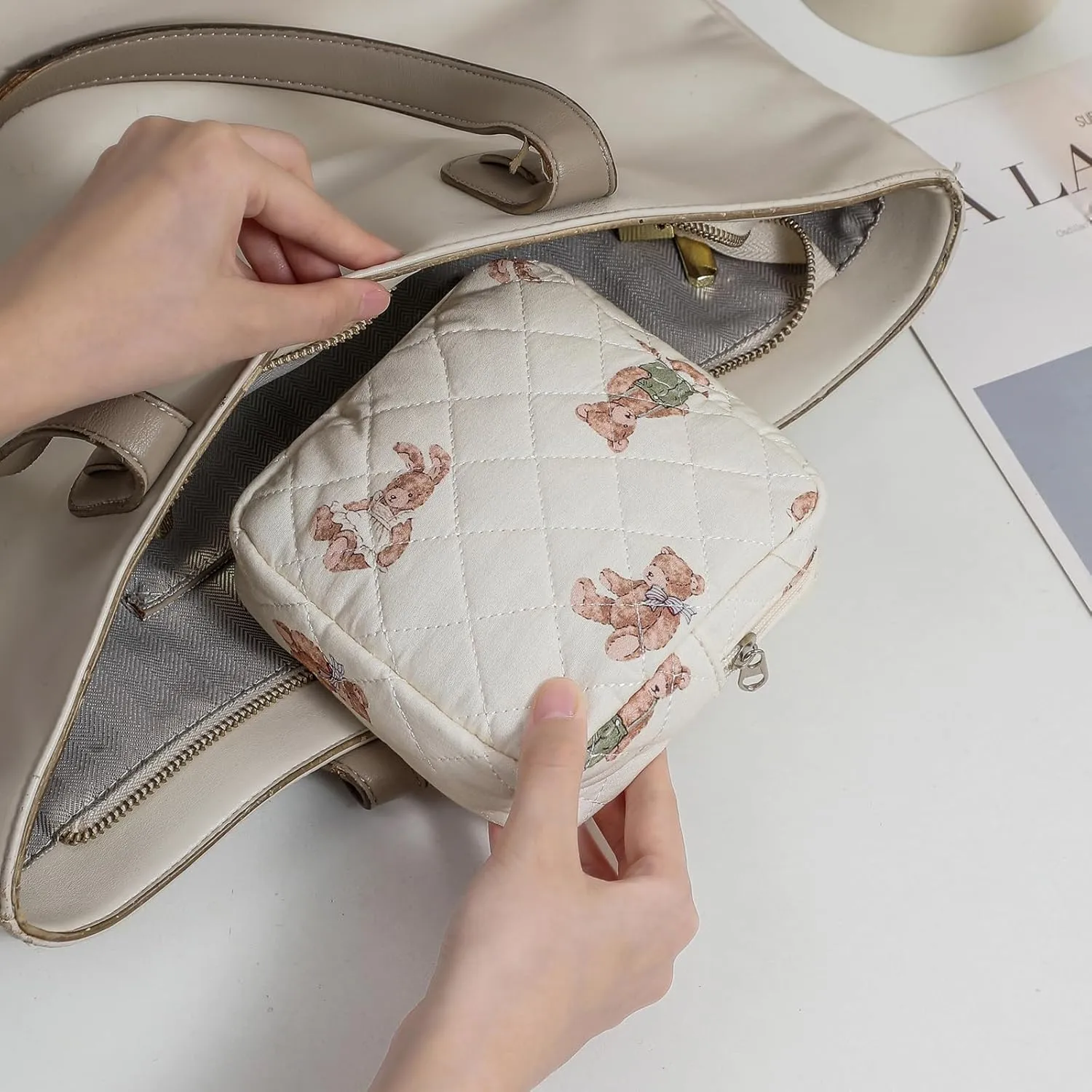 Small Quilted Cotton Makeup Bag for Purse, Cosmetic Bag with Compartments, Cotton Aesthetic Makeup Bag, Travel Toiletry Pouch, Key Pocket Lipstick Bag Card Holder Data Cable Organizer（01White Bear）
